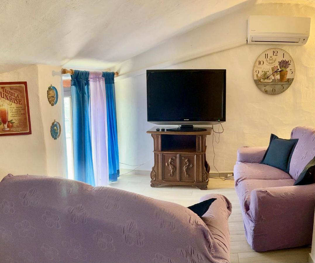 The Quiet Mansard Apartment Olbia Bagian luar foto